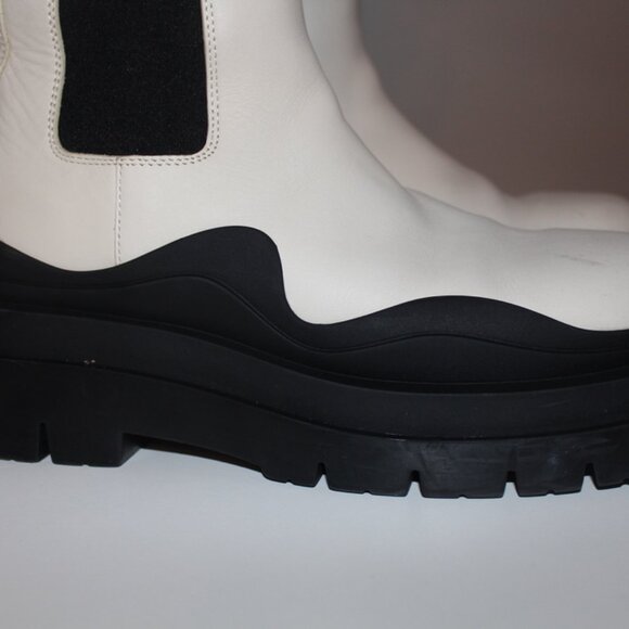 Bottega Veneta Tire Lug Chelsea Military Calf Boots Sea Salt Black 38.5 US 8.5 - Picture 8 of 13